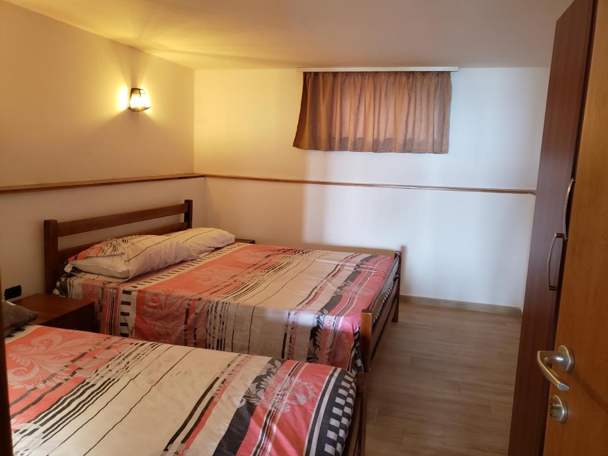 Shëngjin Hotel Brifs מראה חיצוני תמונה