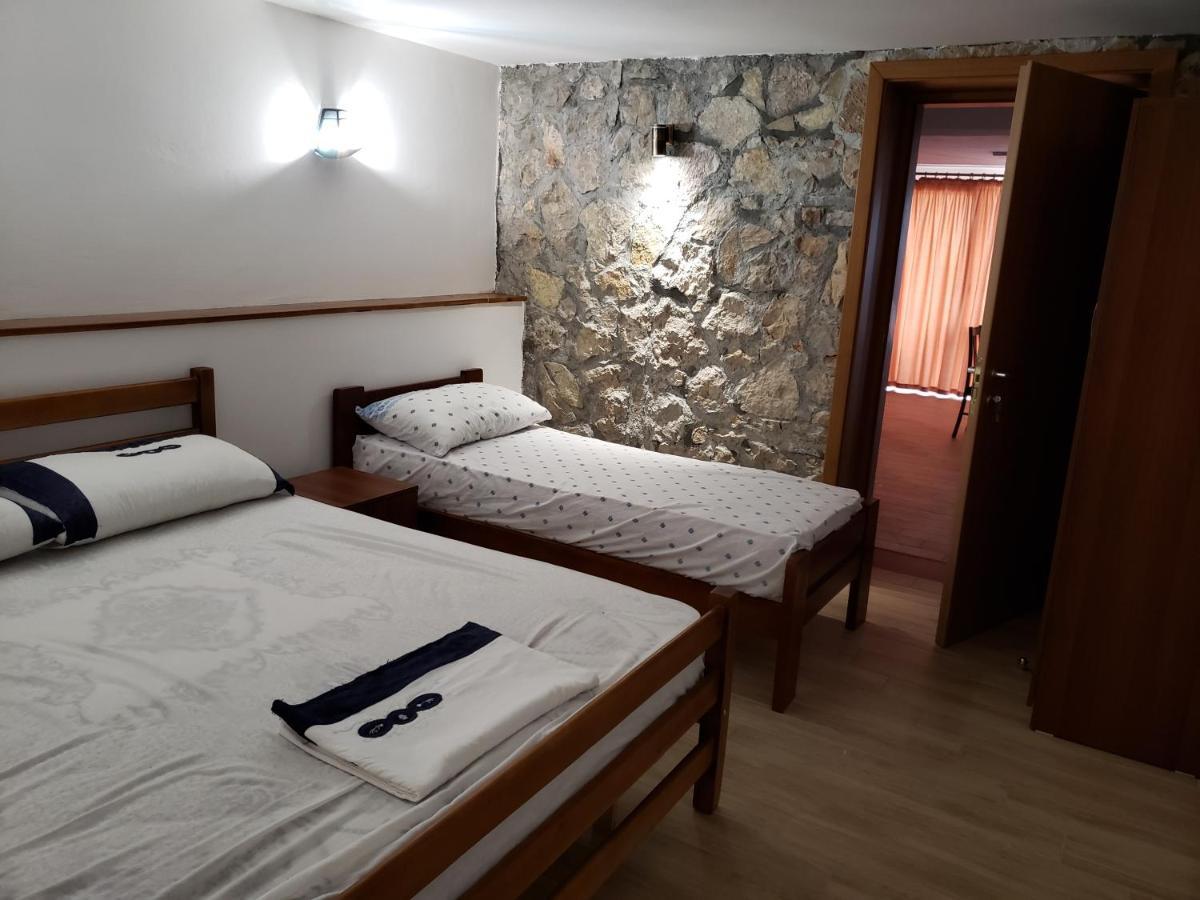 Shëngjin Hotel Brifs מראה חיצוני תמונה